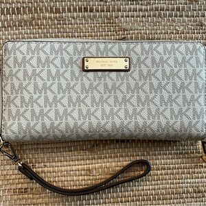 Michael Kors Light Gray Signature Wristlet